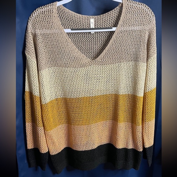 COLOR BLOCK KNIT TOP - Picture 4 of 4
